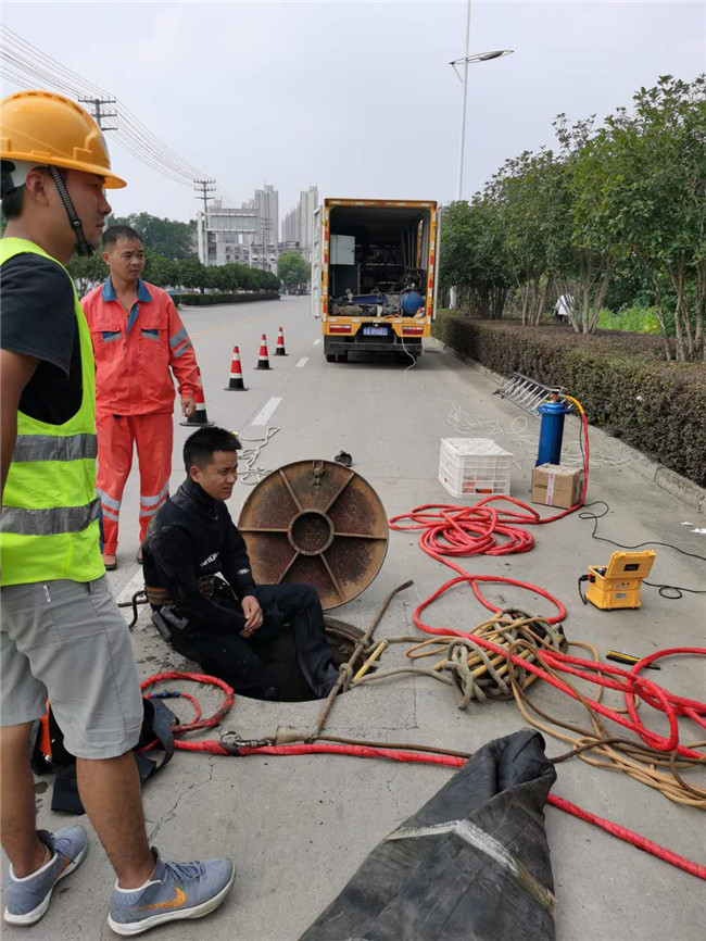 交城翻衬法管道修复技术主要工序